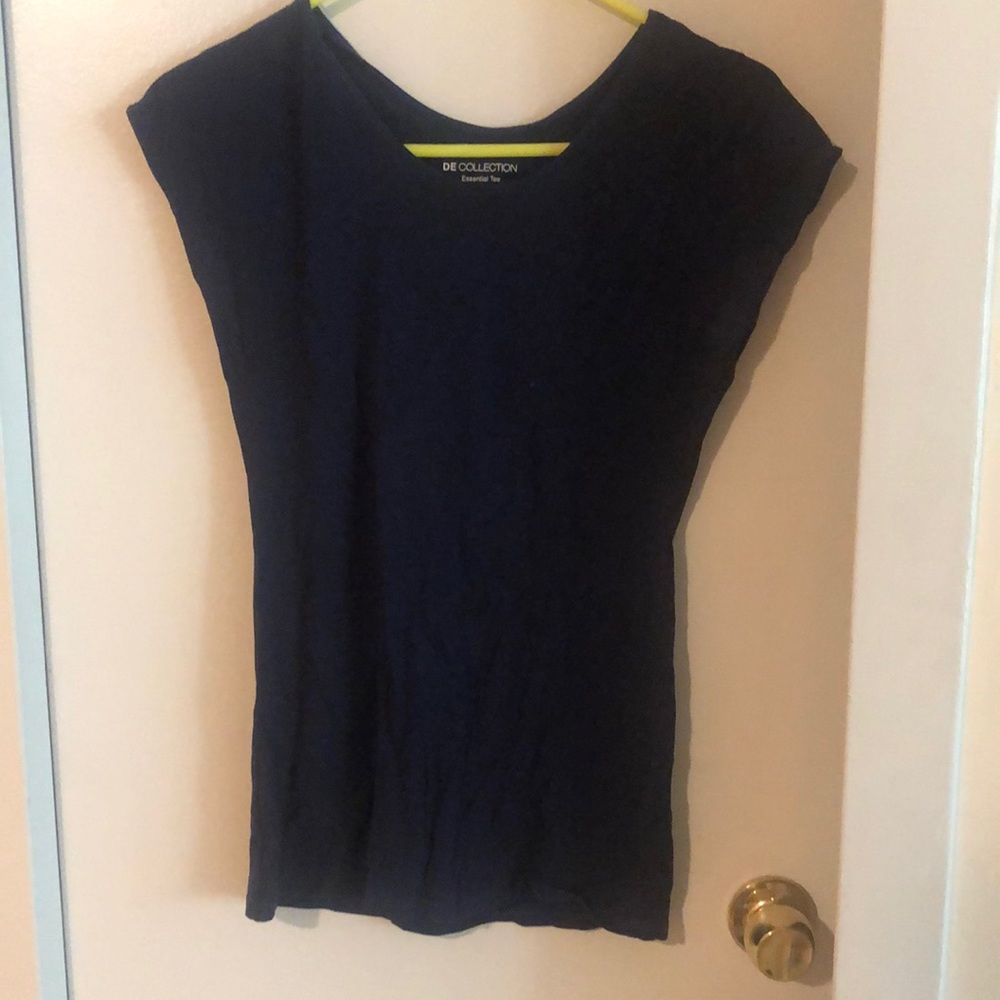 DE Collection navy essential tee